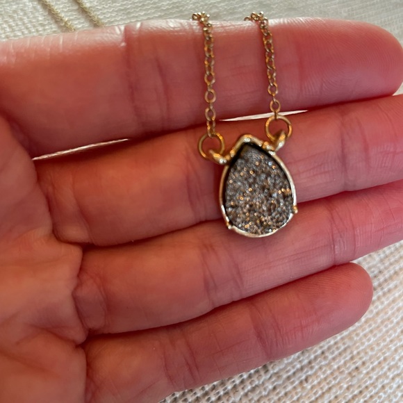 Stone necklace - Picture 3 of 3